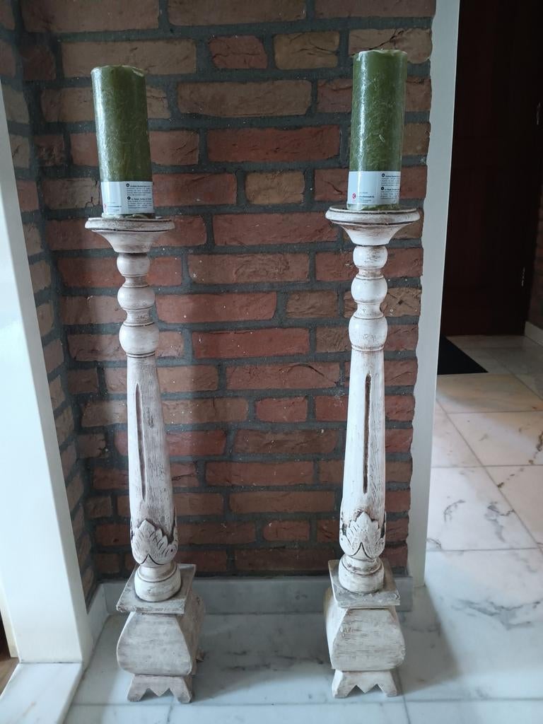 2 Houten Kandelaars met Kaars - 80cm Hoog, Gebruikt, Ophalen of Verzenden, 75 cm of meer, Bruin