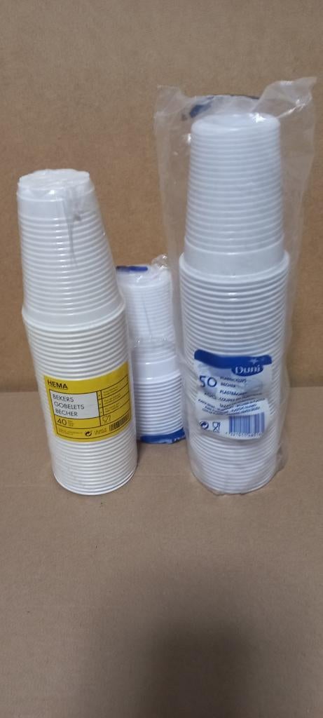 Witte plastic bekers (Hema en Duni), Ophalen of Verzenden