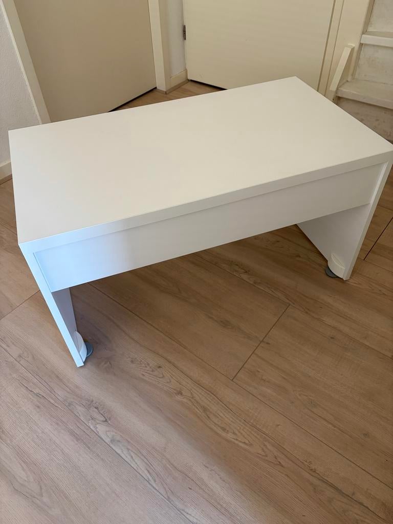Ikea kindertafel/bureau wit 90x49x49cm, Kinderen en Baby's, Kinderkamer | Tafels en Stoelen, Ophalen, Zo goed als nieuw, Tafel(s)