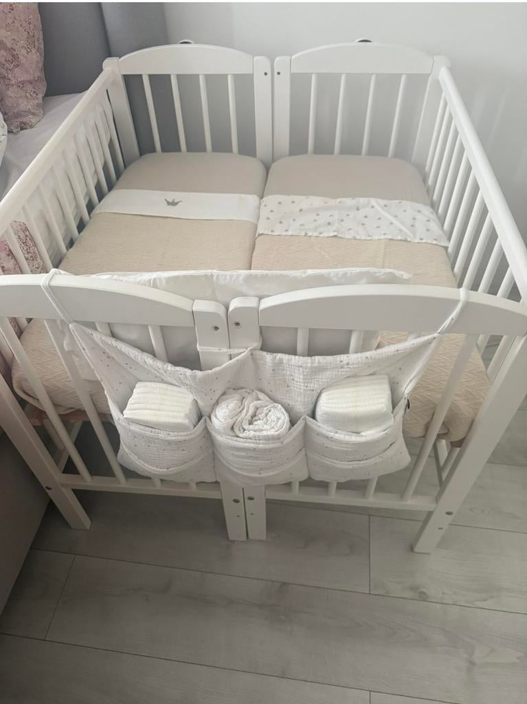 Tweeling babywiegjes met dikke matrassen als nieuw!, Ophalen of Verzenden, Gebruikt, Wieg