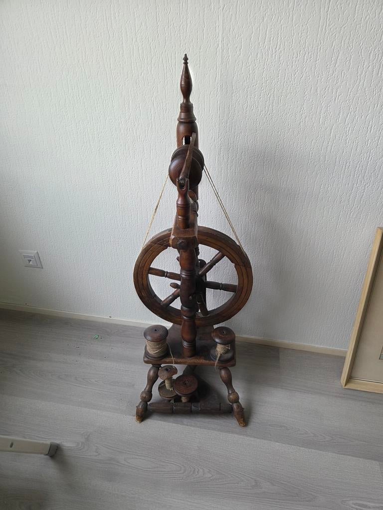 Antiek Spinnewiel - Decoratief en Functioneel, Ophalen, Gebruikt, Spinnewiel