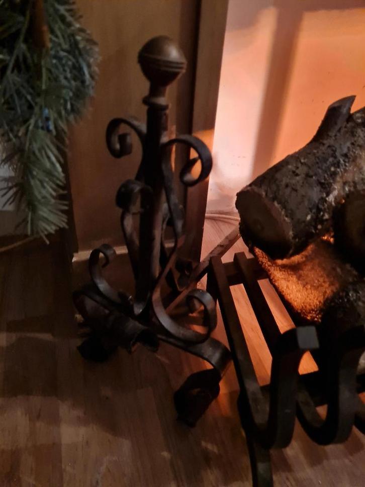 Antieke gietijzeren haardbokken met koperen knop, Antiek en Kunst, Curiosa en Brocante, Ophalen of Verzenden