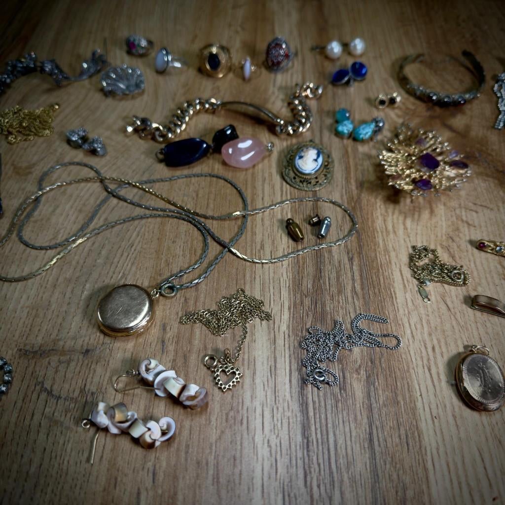 Vintage sieraden partij 22 stuks, Sieraden, Tassen en Uiterlijk, Antieke sieraden, Ophalen of Verzenden, Overige materialen, Overige typen
