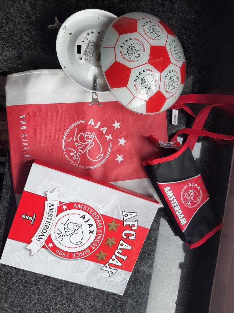Ajax shirt en Ajax spullen (etui, lamp, tas, multomap), Maat S, Ophalen, Gebruikt, Shirt