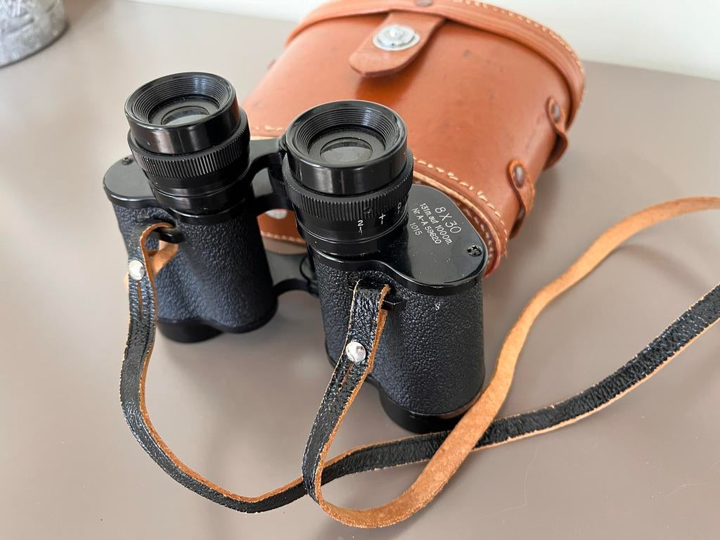 Revue verrekijker 8x30 met tas, Gebruikt, 8 tot 12x, Met hoes of tas, Porro (met knik)