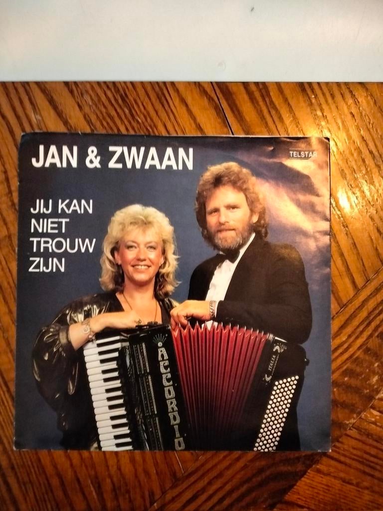 Jan & zwaan, Ophalen of Verzenden, Zo goed als nieuw, Overige formaten, Levenslied of Smartlap