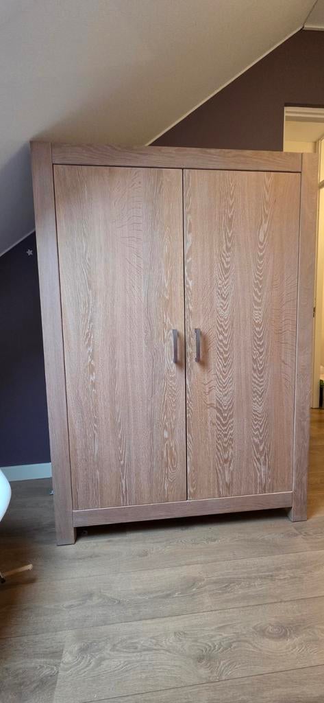 Massief eiken kledingkast met hang- en leggedeelte, Ophalen, Met deur(en), Gebruikt, 100 tot 150 cm