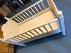Antiek grenen babybedje en commode - opknapper, Kinderen en Baby's, Ophalen, Gebruikt, Ledikant