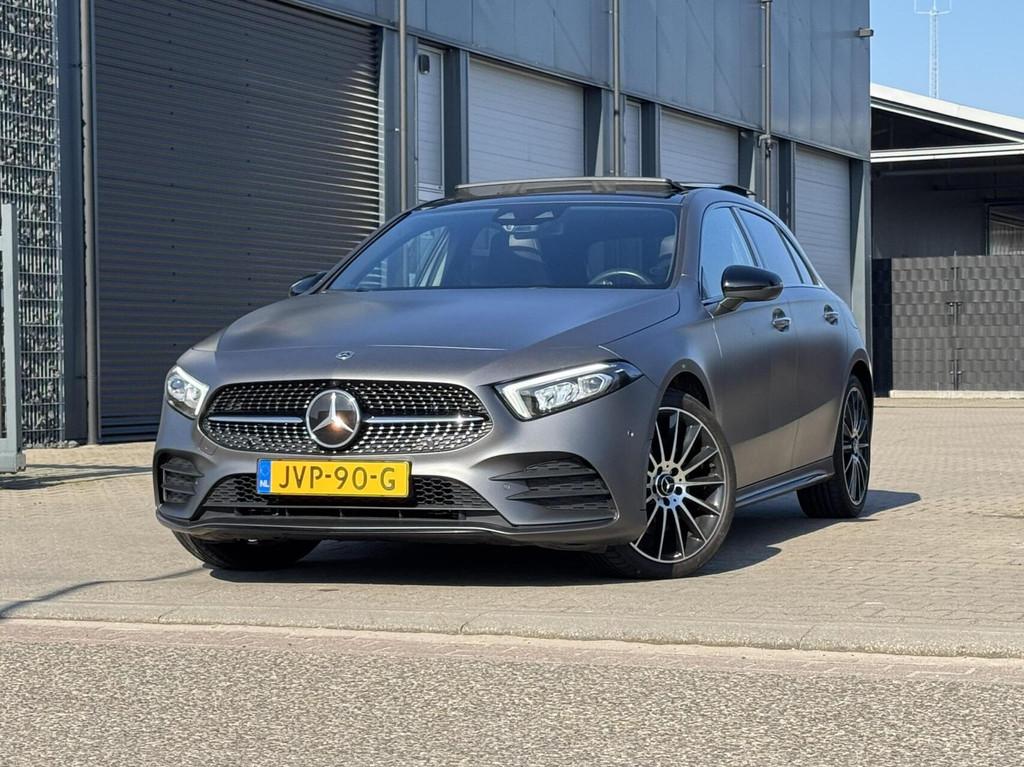 Mercedes A-klasse 250 e AMG|Magno Grijs|Pano|360camera|Bur, Auto's, Gebruikt, Zwart, 4 cilinders, 160 pk