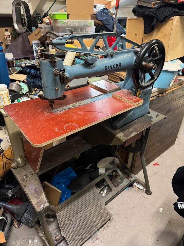 Singer leer/ zware naaimachine, Antiek en Kunst, Antiek | Naaimachines, Ophalen