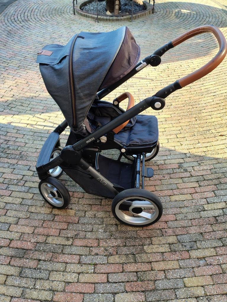 Mutsy kinderwagen, Kinderen en Baby's, Buggy's, Ophalen, Gebruikt, Overige merken, Verstelbare rugleuning