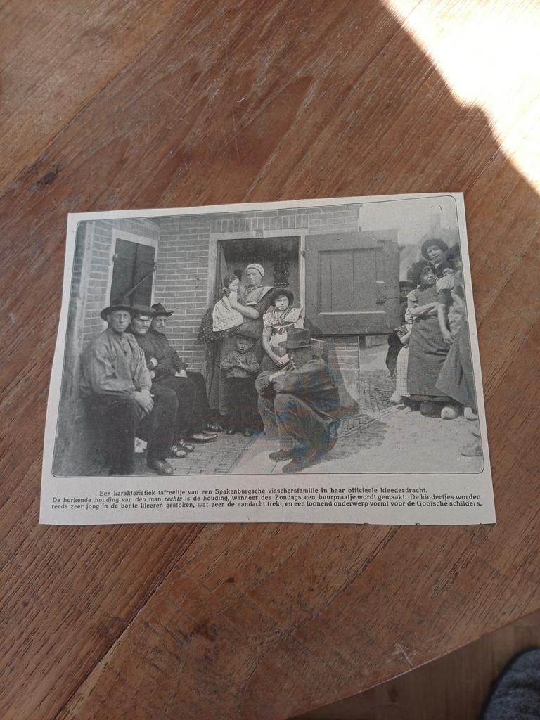 Knipsel vissersfamilie Spakenburg 1923, Ophalen of Verzenden, 1920 tot 1940, Knipsel(s)