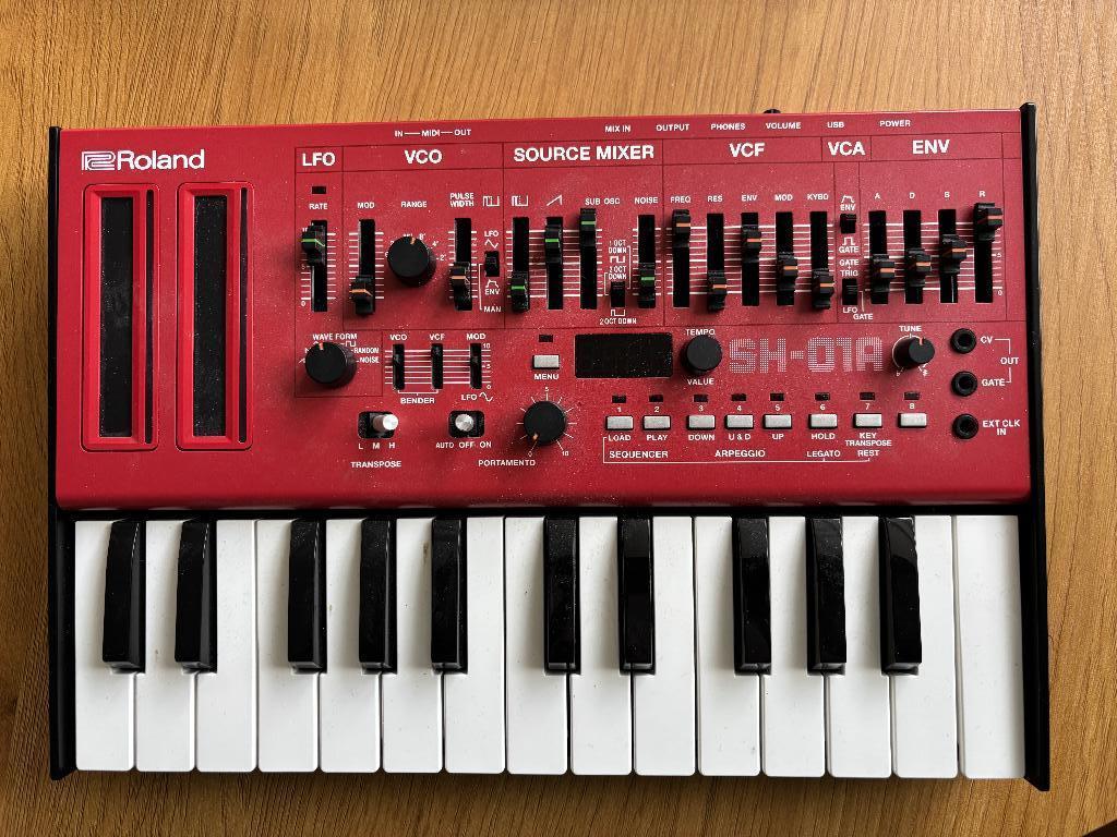 synthesizer ROLAND, Muziek en Instrumenten, Synthesizers, Ophalen, Roland, Overige aantallen, Zo goed als nieuw