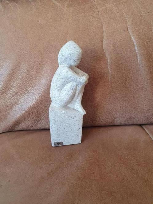 zittende naakte vrouw ROS Design Holland. Ed van Rosmalen, Ophalen