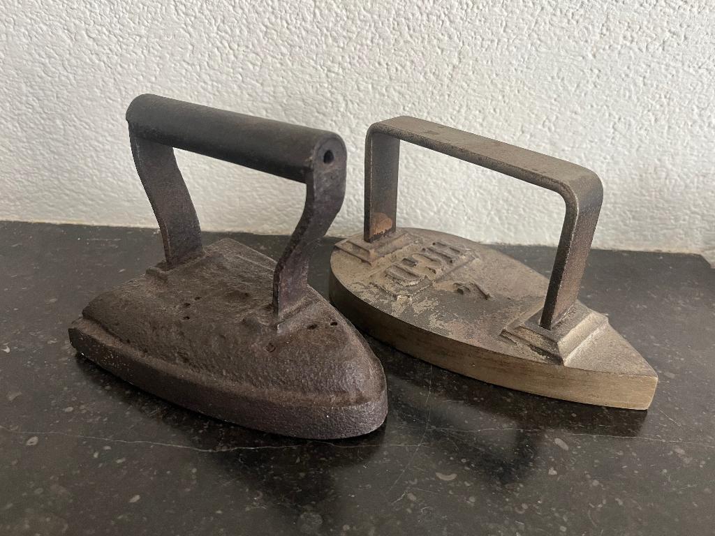 2 vintage strijkbouten, Ophalen of Verzenden