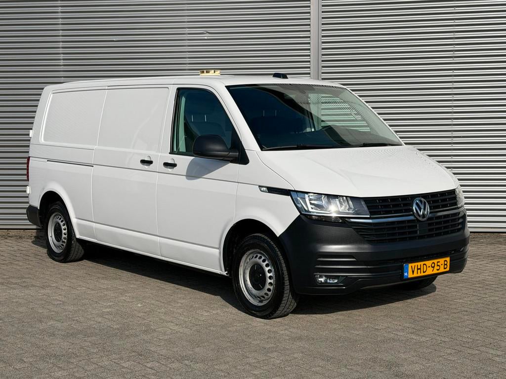 Volkswagen Transporter 2.0 TDI L2H1 AUT Airco/ Navi/ Cruise/, Stof, 4 cilinders, 150 pk, Volkswagen
