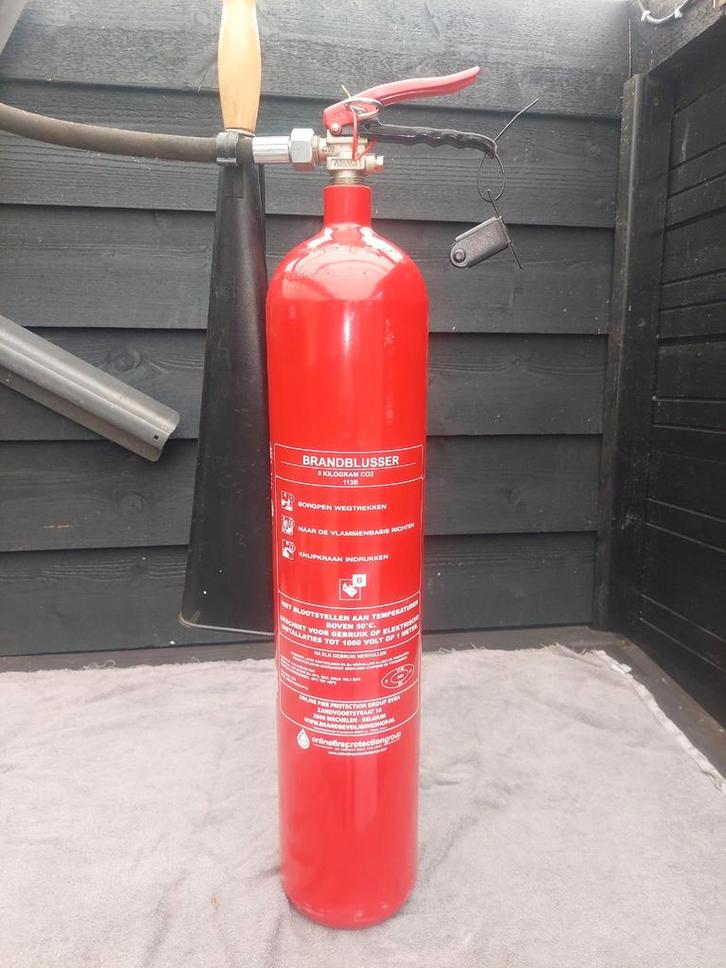 Co2 blusser 5 kg uit 2021, gekeurd voor verzekering, Huis en Inrichting, Brandblussers en Brandkasten, Ophalen