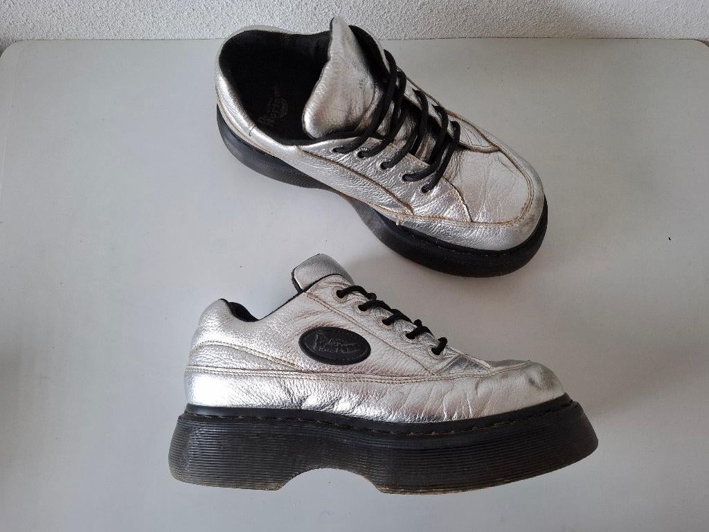 Dr Martens MAAT 40 Type Buzz schoenen metallic zilver leer, Schoenen met lage hakken, Overige kleuren, Verzenden, Zo goed als nieuw