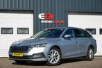 Skoda Octavia Combi 1.4 TSI iV PHEV Business Edition | STOEL, Stof, Gebruikt, 4 cilinders, Met garantie (alle)