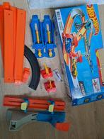 Hot wheels racebaan 4+ met allerlei auto's, Racebaan, Zelf te bouwen, Ophalen of Verzenden, Zo goed als nieuw