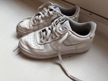 Nike air force 1 sneakers maat 37.5 beschikbaar voor biedingen