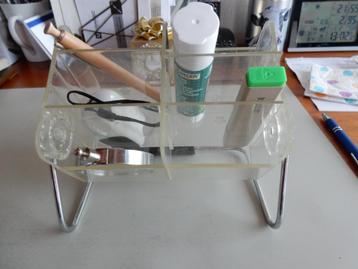 Bureau staander opbergbakje perspex met vakken beschikbaar voor biedingen