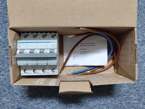 Nieuwe Hager krachtgroep t.b.v. 3 fase wallbox EV oplader, Doe-het-zelf en Verbouw, Elektra en Kabels, Nieuw, Ophalen of Verzenden