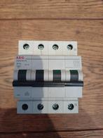 AEG krachtgroep, B16, 3 polig+nul, Ophalen of Verzenden, Zo goed als nieuw, Overige typen