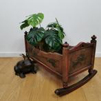 Antiek, Brocante, poppenwiegje, poppenbedje plantenbak, Huis en Inrichting, Woonaccessoires | Schalen en Manden, Gebruikt, Ophalen of Verzenden