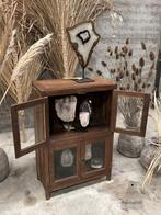 Antiek geleefde vitrinekast op pootjes met 4 glazen deurtjes, Ophalen of Verzenden