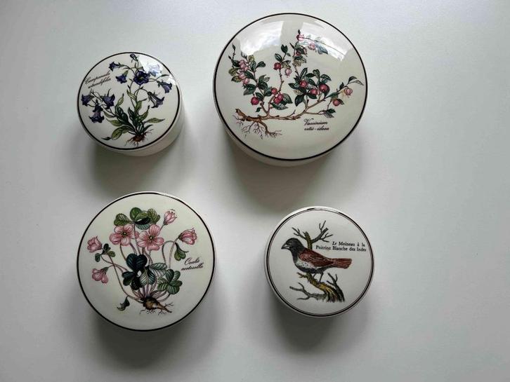 Vintage Villeroy&Boch Vitro-porselein bonbonnière met deksel, Huis en Inrichting, Keuken | Servies, Zo goed als nieuw, Overige typen
