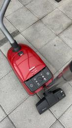 Miele krachtige stofzuiger, Witgoed en Apparatuur, Stofzuigers, Ophalen of Verzenden, Zo goed als nieuw, 1200 tot 1600 watt
