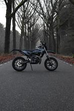 Sherco smr50 2024 blackmoon - eerste eigenaar, Fietsen en Brommers, 6 versnellingen, Zo goed als nieuw, 50 cc, Ophalen