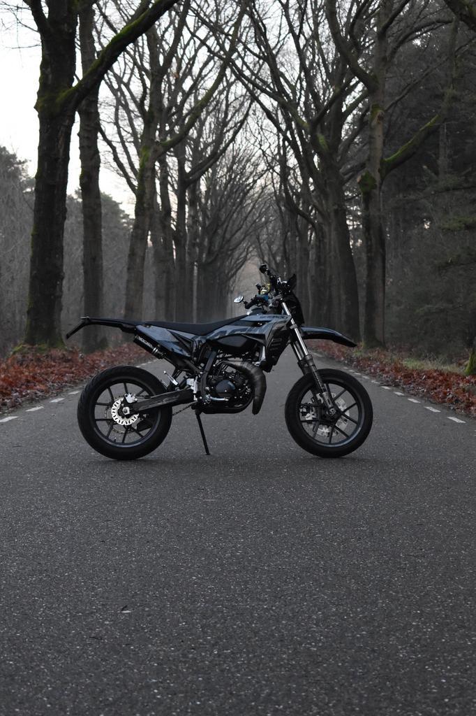 Sherco smr50 2024 blackmoon - eerste eigenaar, Fietsen en Brommers, Brommers | Crossbrommers, Zo goed als nieuw, Overige merken