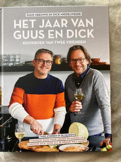 Te koop: het jaar van guus en dick - kookboek van twee vrien, Boeken, Kookboeken, Nieuw, Nederland en België, Ophalen of Verzenden