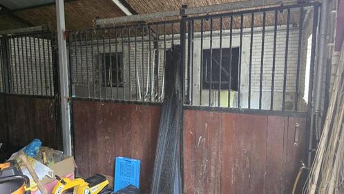 Te koop: Stalwanden met metalen spijlen en houten panelen, Dieren en Toebehoren, Stalling en Weidegang, Stalling, Toebehoren
