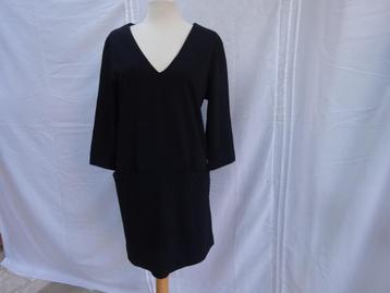H&M zwarte stretch jurk met 2 zakken - maat L