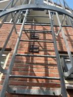 Kooiladder brandtrap, Doe-het-zelf en Verbouw, Ladders en Trappen, Ophalen, Zo goed als nieuw, 4 meter of meer