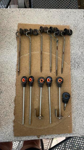 Afstandschroefisolator voor houten palen beschikbaar voor biedingen