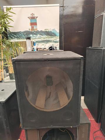 OMNITRONIC lege subwoofer kast. Mist alleen de woofer. beschikbaar voor biedingen