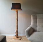 Vloerlamp van hout - 130 cm hoog  - NIEUW, Huis en Inrichting, Lampen | Vloerlampen, Ophalen, Nieuw, Hout, 100 tot 150 cm