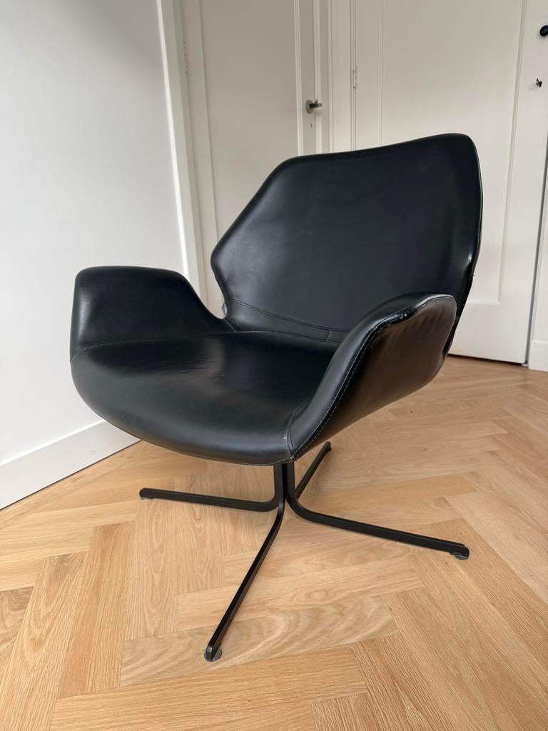 Zuiver Nikki Loungestoel – Design fauteuil, draaibaar, Ophalen of Verzenden, Gebruikt, Leer, 75 tot 100 cm