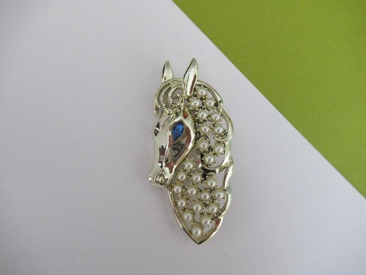 Broche Gerry's paardenhoofd met kraaltjes, Sieraden, Tassen en Uiterlijk, Broches, Zo goed als nieuw, Overige materialen, Overige kleuren