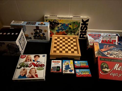 Partij spellen Risk - Bingo -Wie is het- electro junior enz, Hobby en Vrije tijd, Gezelschapsspellen | Overige, Zo goed als nieuw