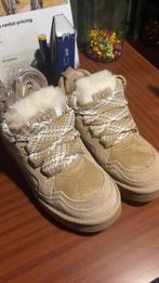 Neppe Ugg Lowmel, Ophalen of Verzenden, Zo goed als nieuw, Bruin