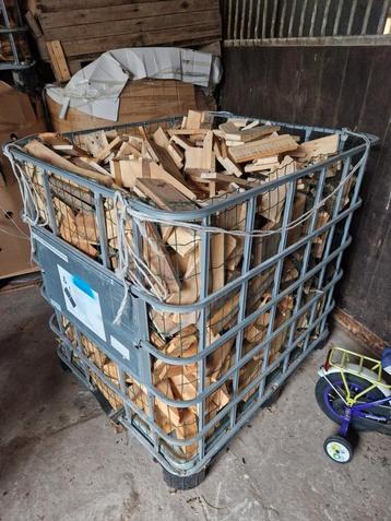 Kachelhout gezaagd = 50 euro per kuub beschikbaar voor biedingen