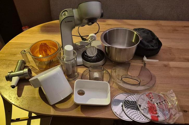 Bosch MUM5 keukenmachine 3,9 ltr, Witgoed en Apparatuur, Keukenmixers, Zo goed als nieuw, 4 liter of meer, 3 snelheden of meer