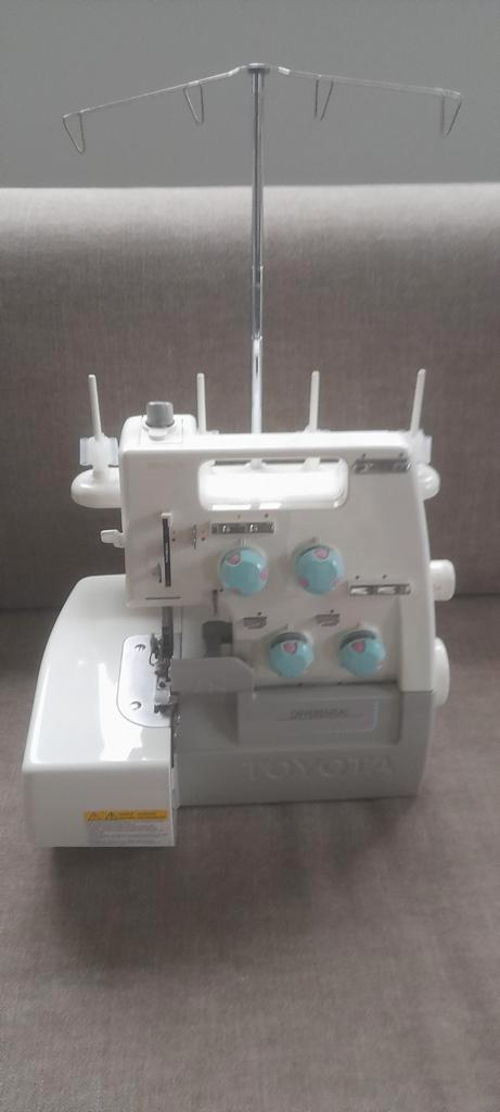Toyota Lockmachine SL 3486 incl. Handleiding., Hobby en Vrije tijd, Naaimachines en Toebehoren, Lockmachine, Overige merken, Ophalen