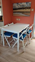 Uitschuifbare tafel met 4 klapstoeltjes, Huis en Inrichting, Tafels | Eettafels, Ophalen, 50 tot 100 cm, Zo goed als nieuw, Vijf personen of meer
