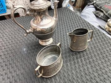Antiek Zilveren Koffiekan Set beschikbaar voor biedingen